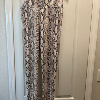 CY fashion snakeskin print leggings in size large